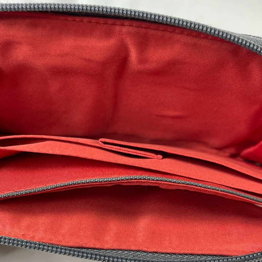 ⭐️Travelon zippered wristlet Great Condition - Picture 5 of 8